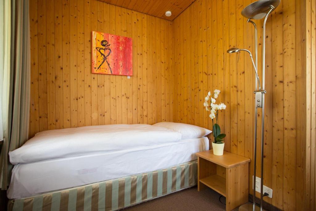 Sonnegg Hotel Zweisimmen Room photo